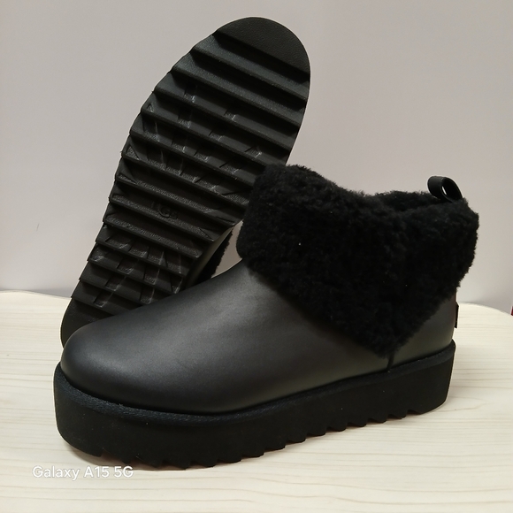 Women’s Ugg mini platform boots brand new size 11 - Picture 2 of 7